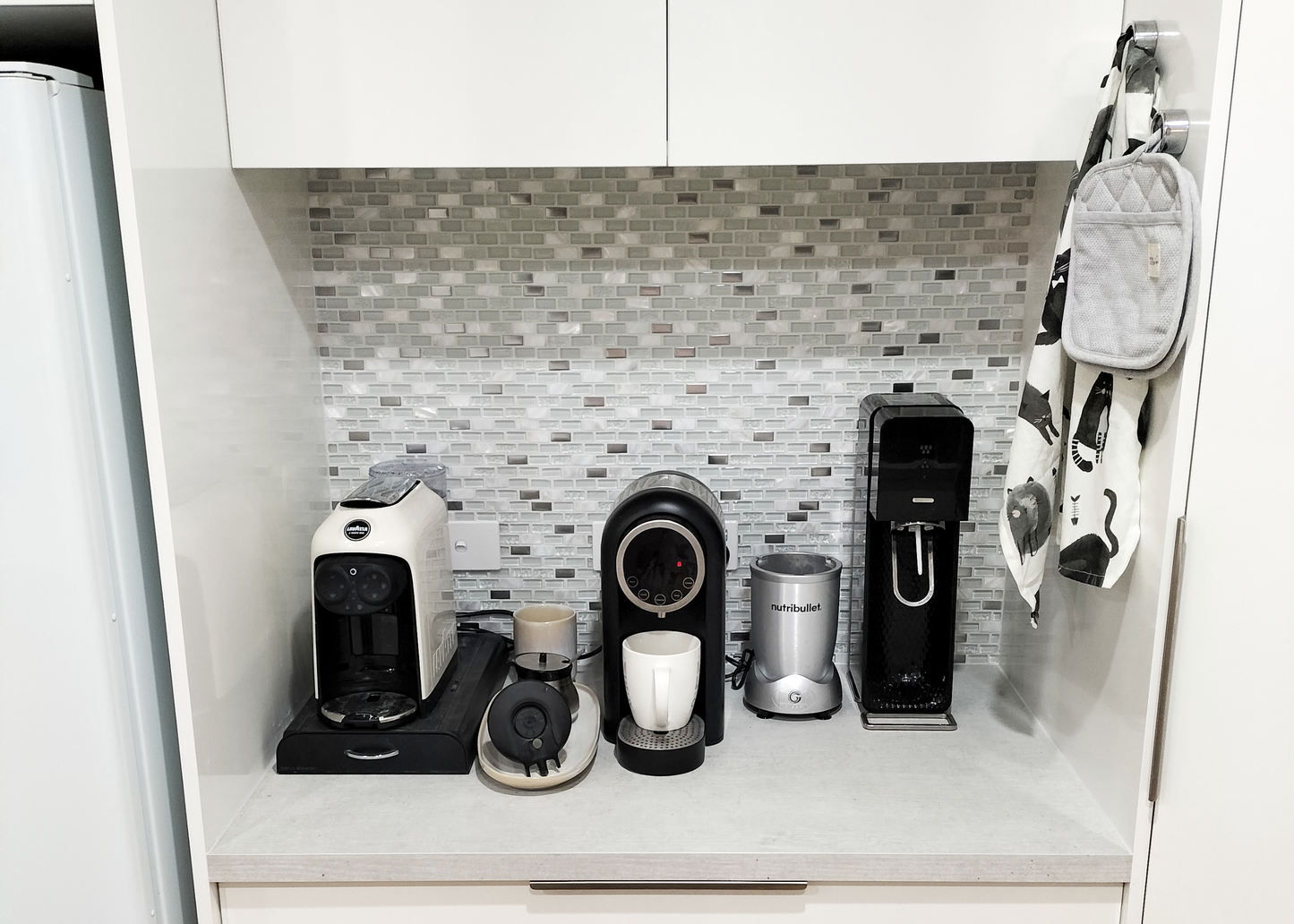 White Stone, Shell And Stainless Steel Brick-ELITE-Mosaic Mode