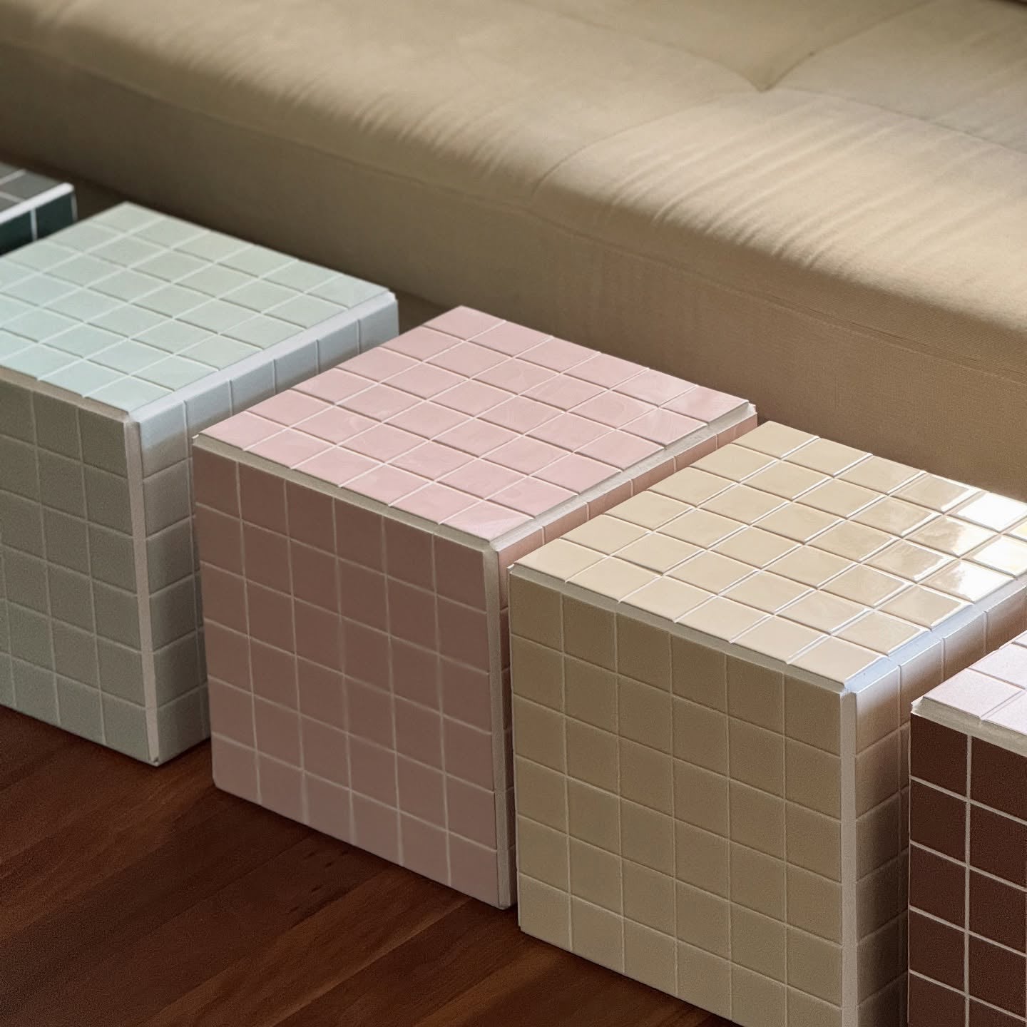 Lemonade Gloss Medium Square-GLAZED PORCELAIN-Mosaic Mode