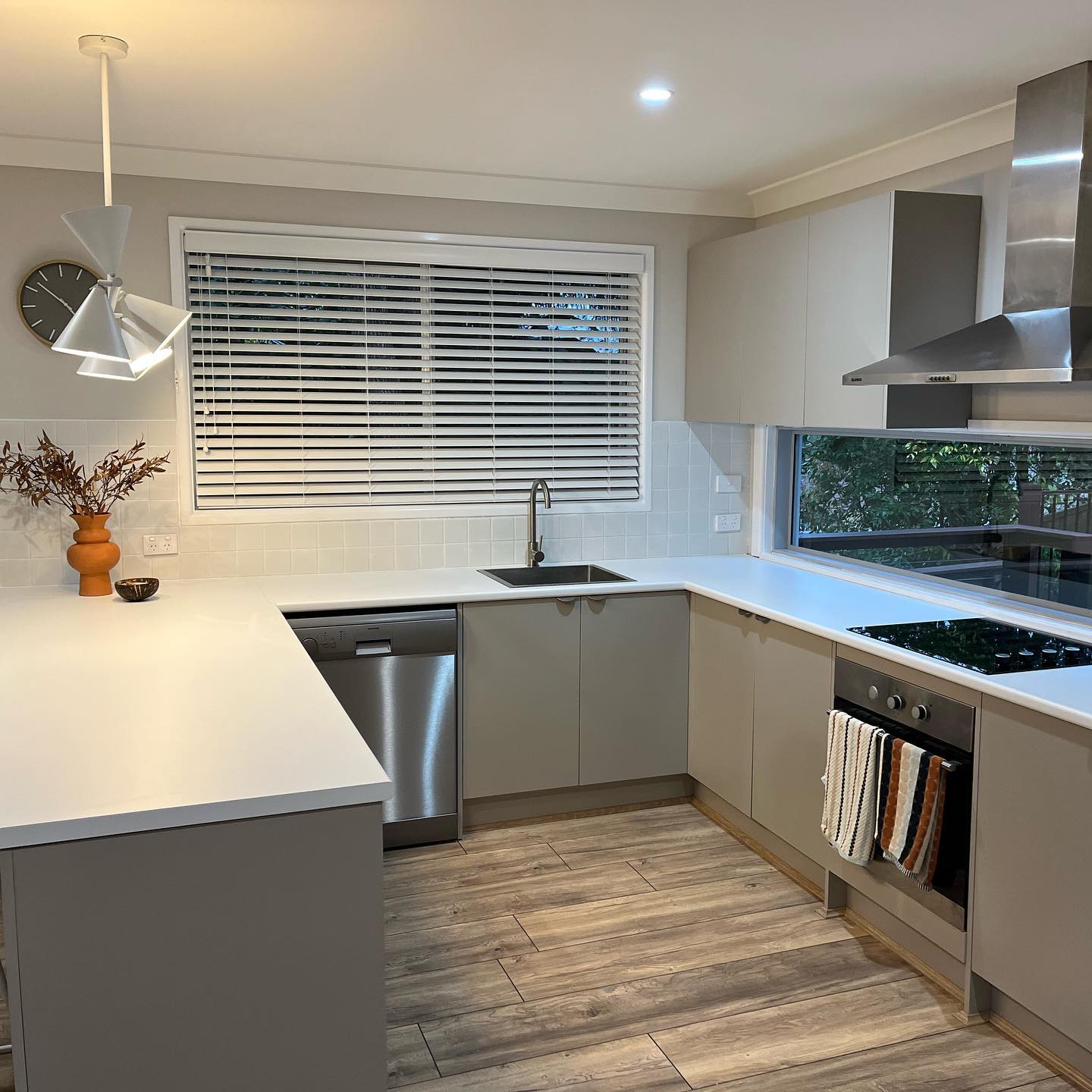 White Matt Large Square-GLAZED PORCELAIN-Mosaic Mode