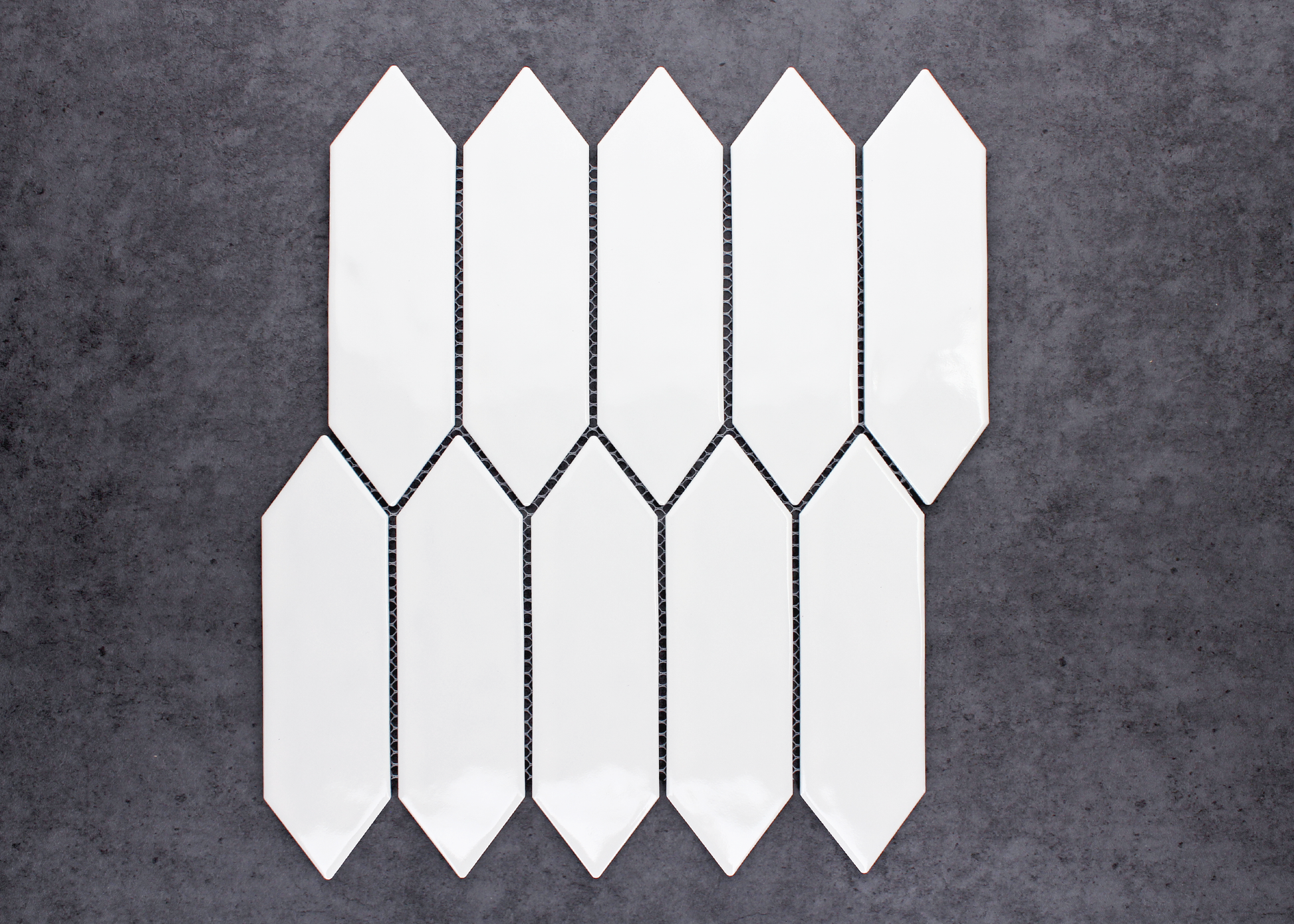 White Gloss Rippled Surface Arrow-ARROW-Mosaic Mode